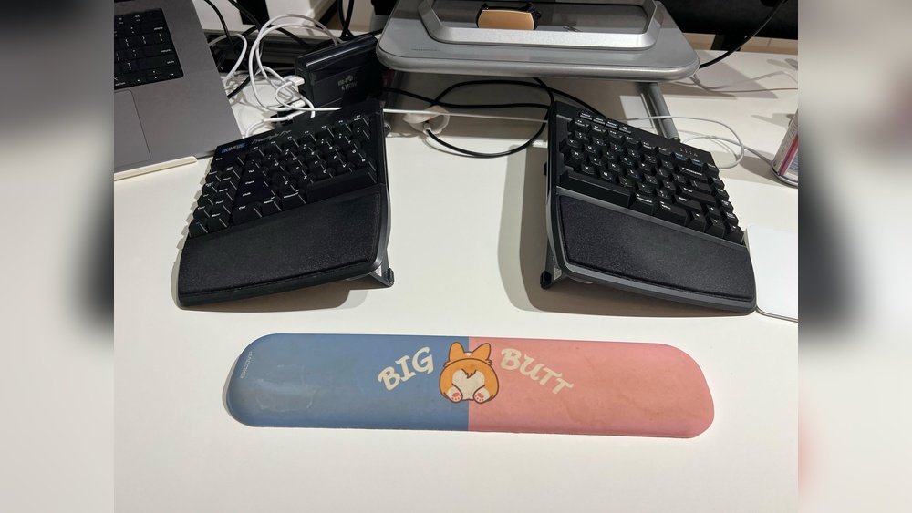 How To Clean A Mousepad With Wrist Rest: Easy & Effective Tips